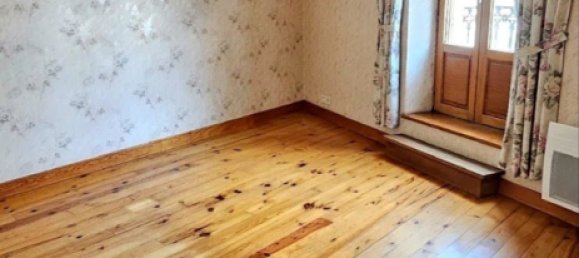 3 bedrooms House in Monnaie, France No. 53194 9