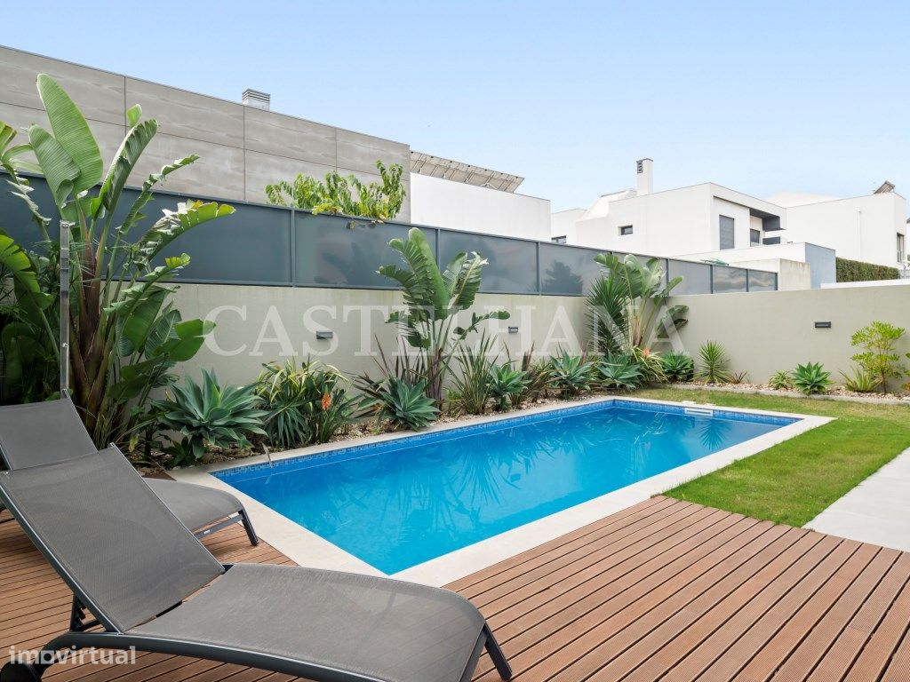 3 bedrooms House in Cascais, Portugal No. 109607