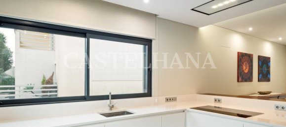 3 bedrooms House in Cascais, Portugal No. 109607 9