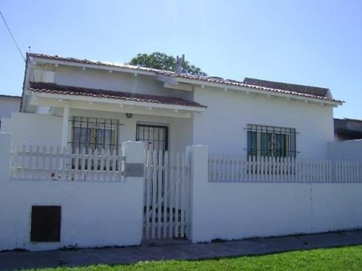 2 bedrooms House in Mar del Plata, Argentina No. 76551