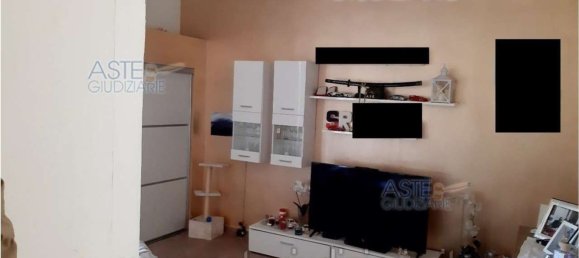 4 rooms Apartment in Livorno, Italy No. 41727 3