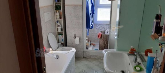 4 rooms Apartment in Livorno, Italy No. 41727 13