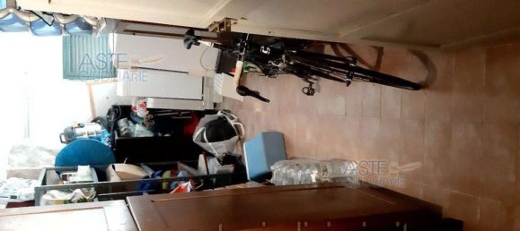 4 rooms Apartment in Livorno, Italy No. 41727 9