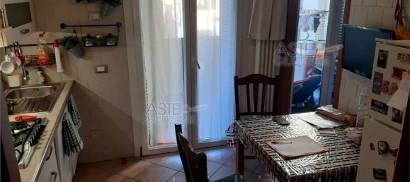 4 rooms Apartment in Livorno, Italy No. 41727 4