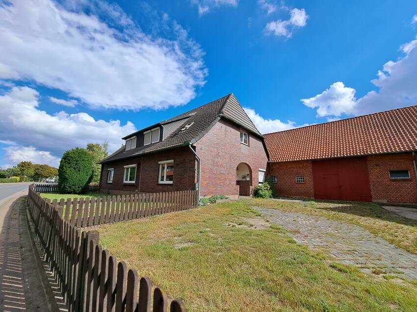 Adosado de 8 habitaciónes en Nienburg, Germany No. 296508