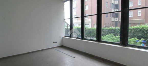 Коммерческая недвижимость с 5 комнатами в Сан Джулиано Миланезе, Италия № 232065 9