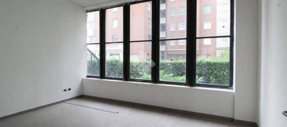 Коммерческая недвижимость с 5 комнатами в Сан Джулиано Миланезе, Италия № 232065 10