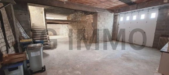 4 bedrooms House in Le Puy-Notre-Dame, France No. 194979 32