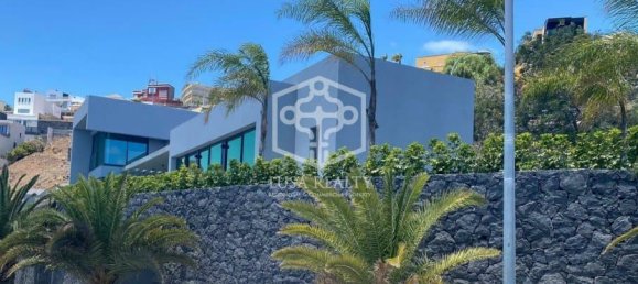 4 bedrooms Villa in Santa Cruz de Tenerife, Spain No. 12868 4