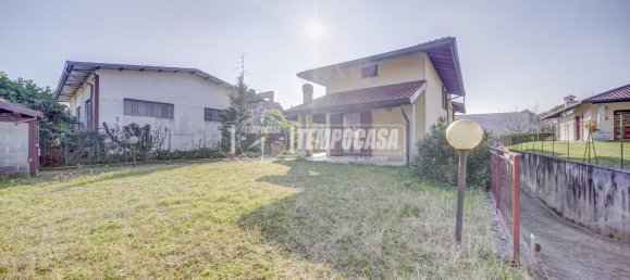 Casa de 3 divisões em Fagnano Olona, Italy N.º 36831 2