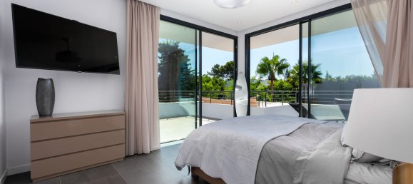 4 bedrooms Villa in Estepona, Spain No. 121171 11