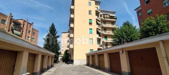 3 chambres Appartement à Rho, Italy No. 335237 2