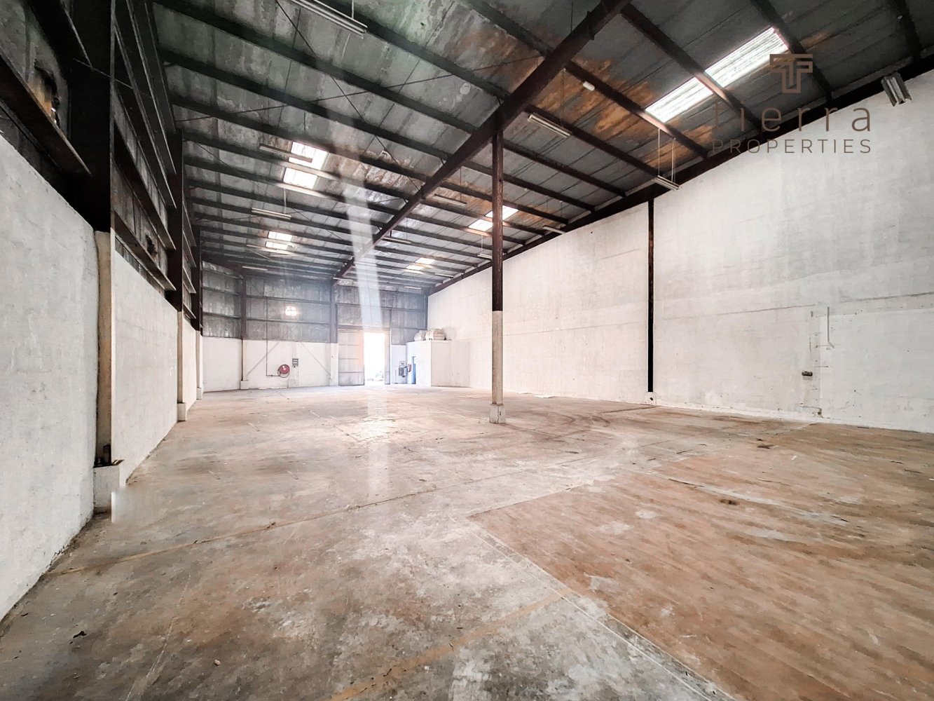 478.4m² Warehouse in Ras Al Khor, UAE No. 41637
