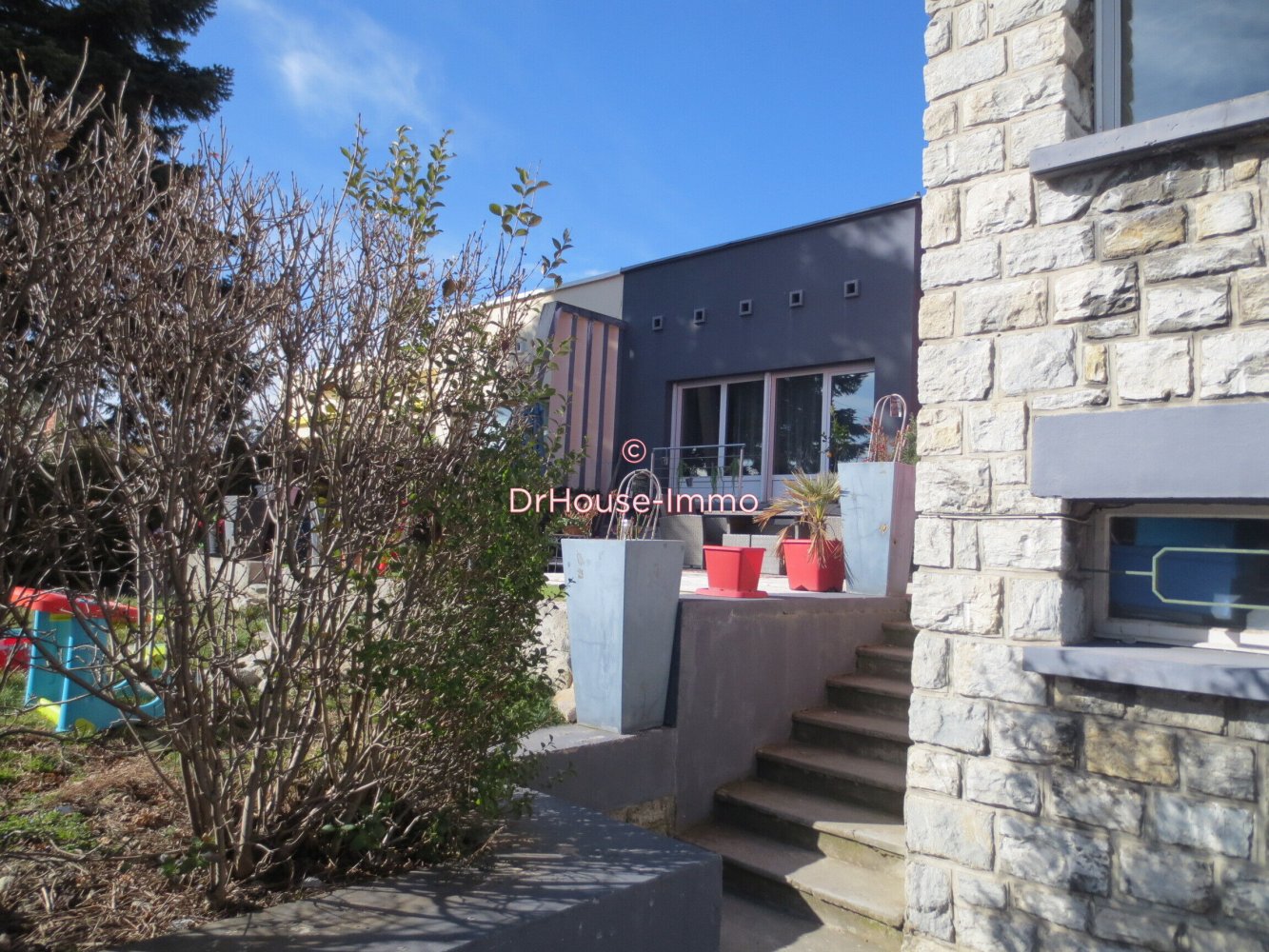 Casa de 6 dormitorios en La Mure, France No. 193130