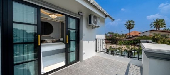 5 bedrooms House in Pattaya, Thailand No. 27247 37