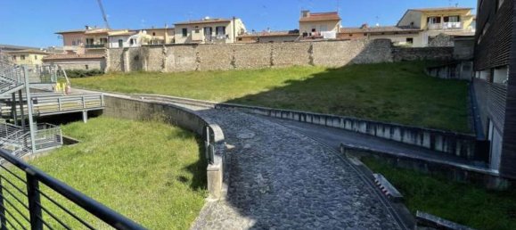 3 rooms Apartment in Colle di Val d'Elsa, Italy No. 196019 9