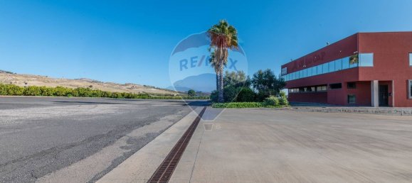 7000m² Warehouse in Mineo, Italy No. 63966 6