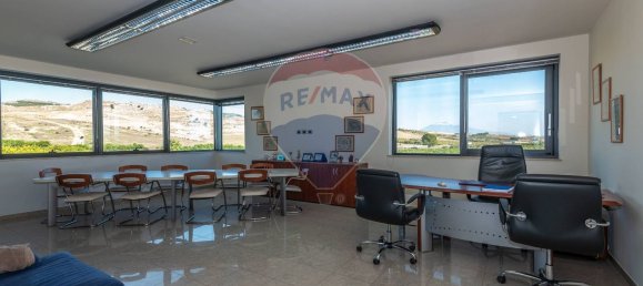 7000m² Warehouse in Mineo, Italy No. 63966 18