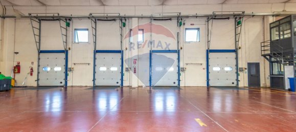 7000m² Warehouse in Mineo, Italy No. 63966 7