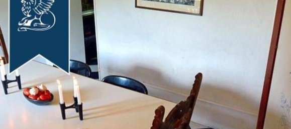 Дом с 9 комнатами в Урбино, Италия № 54996 39