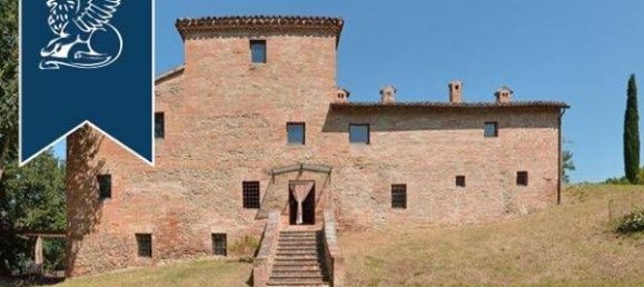 Дом с 9 комнатами в Урбино, Италия № 54996 25