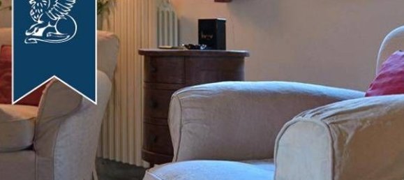 Дом с 9 комнатами в Урбино, Италия № 54996 4