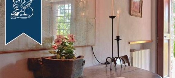 Дом с 9 комнатами в Урбино, Италия № 54996 27