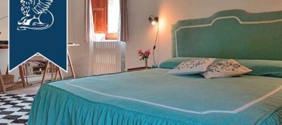 Дом с 9 комнатами в Урбино, Италия № 54996 37