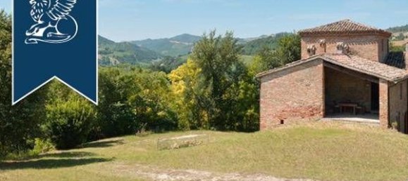 Дом с 9 комнатами в Урбино, Италия № 54996 22