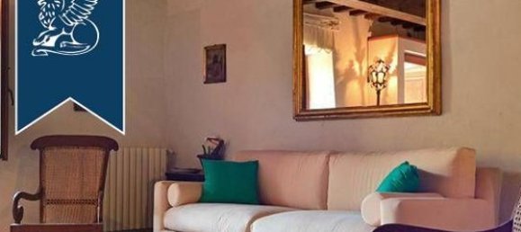 Дом с 9 комнатами в Урбино, Италия № 54996 29