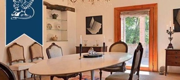 Дом с 9 комнатами в Урбино, Италия № 54996 5