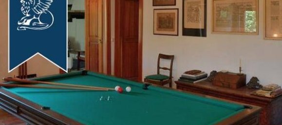 Дом с 9 комнатами в Урбино, Италия № 54996 7