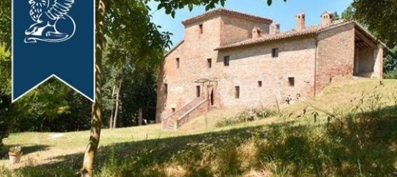 Дом с 9 комнатами в Урбино, Италия № 54996 28