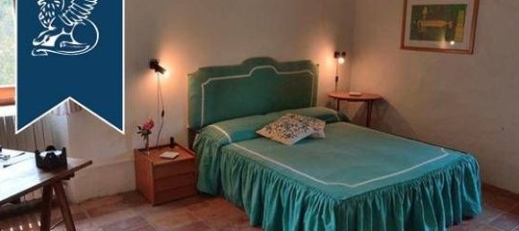 Дом с 9 комнатами в Урбино, Италия № 54996 38