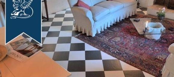 Дом с 9 комнатами в Урбино, Италия № 54996 30