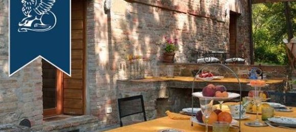 Дом с 9 комнатами в Урбино, Италия № 54996 18