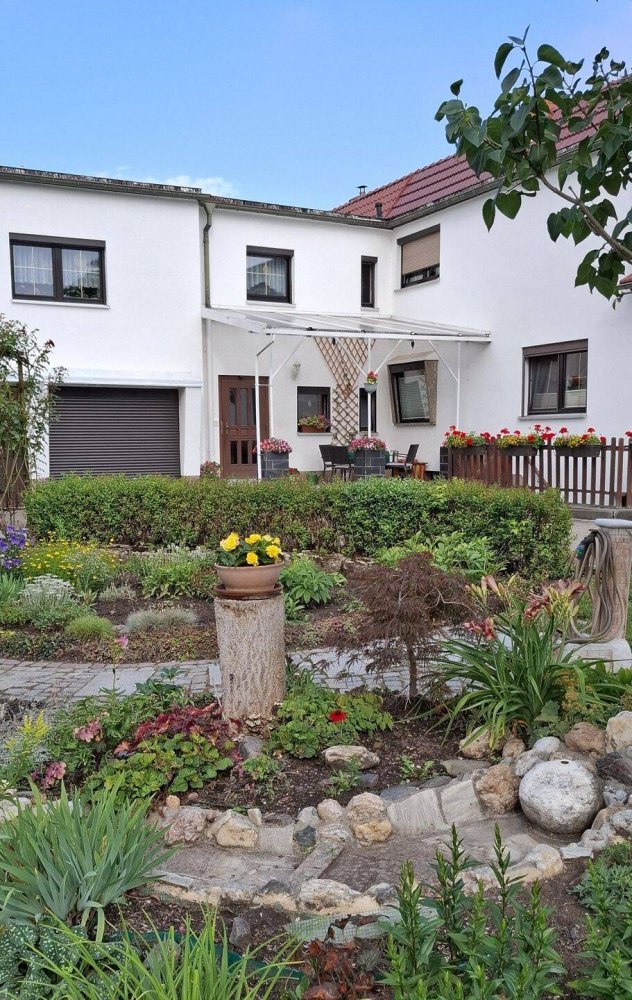 8 rooms Townhouse in Erzgebirgskreis, Germany No. 300336