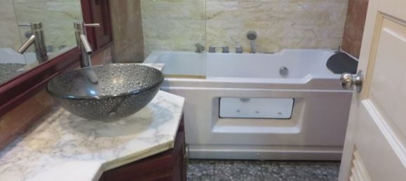 4 bedrooms Apartment in Tay Ho, Vietnam No. 276 9