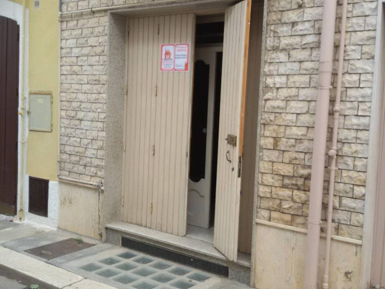 3 rooms Apartment in Mola di Bari, Italy No. 116897