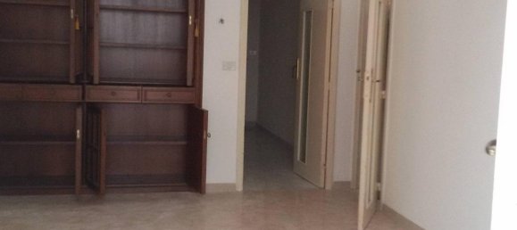 3-salle Appartement à Mola di Bari, Italy No. 116897 3