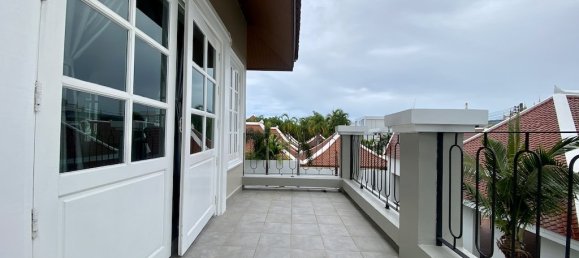 6 bedrooms Villa in Pattaya, Thailand No. 22816 3