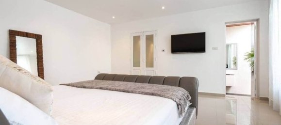 6 bedrooms Villa in Pattaya, Thailand No. 22816 14