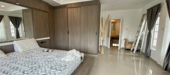 6 bedrooms Villa in Pattaya, Thailand No. 22816 5