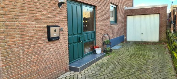 8 rooms House in Duisburg, Germany No. 7679 2