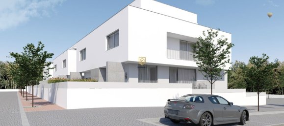 368m² Land in Castelo da Maia, Portugal No. 48043 3