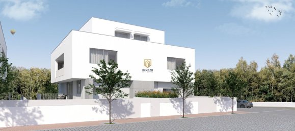368m² Land in Castelo da Maia, Portugal No. 48043 2