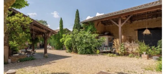 Casa de 5 dormitorios en Chaleins, France No. 201532 13