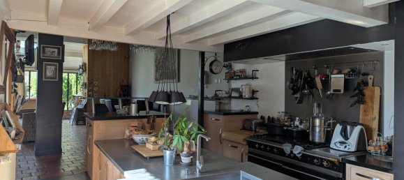 Casa de 5 dormitorios en Chaleins, France No. 201532 14