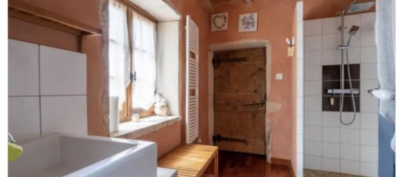 Casa de 5 dormitorios en Chaleins, France No. 201532 48