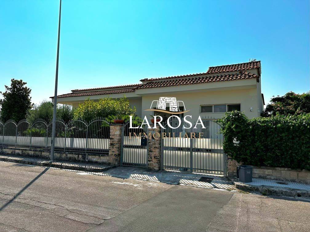 Villa de 2 dormitorios en Calimera, Italy No. 369615